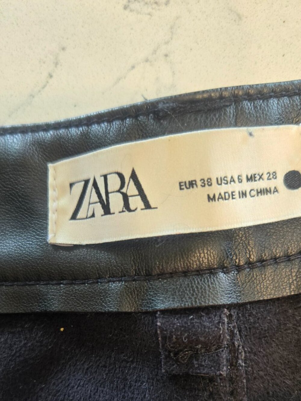 ZARA Black Faux Leather Straight Leg Pants Size 6 / EUR 38 - Picture 4 of 8